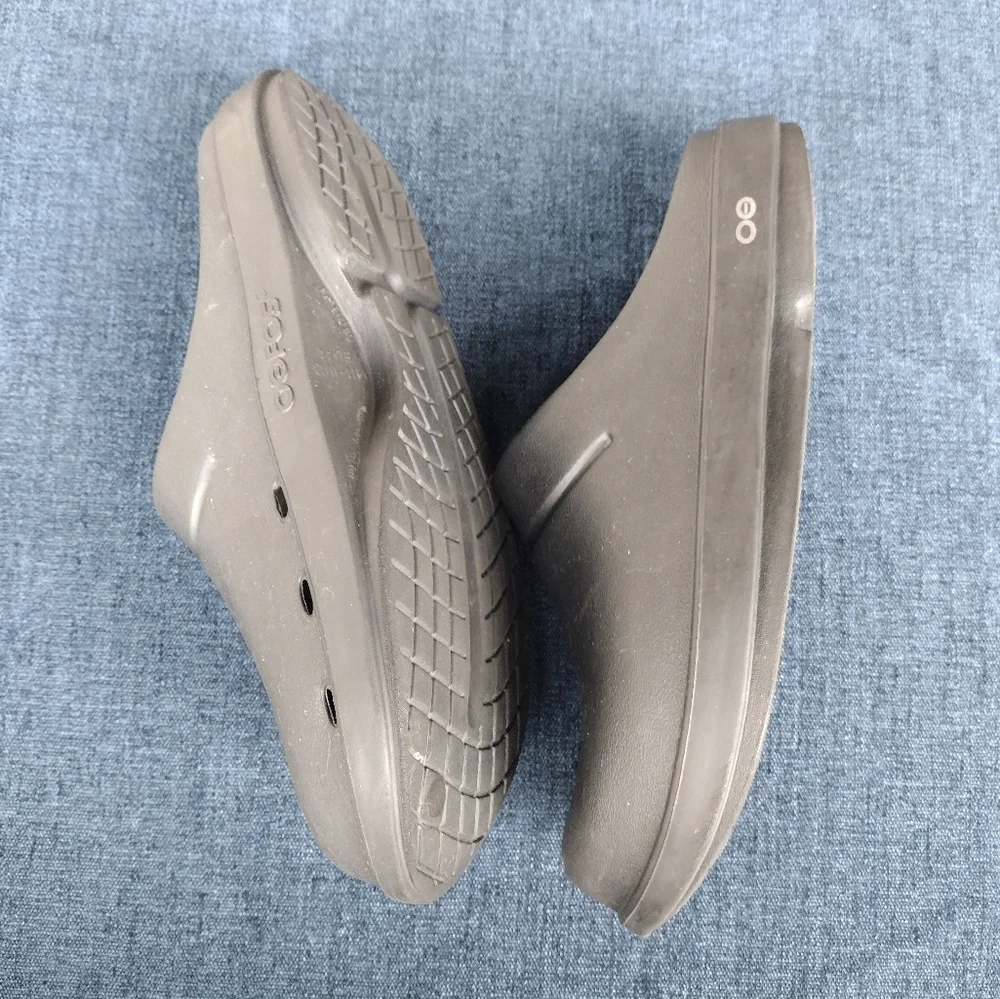 OOFOS shoes men